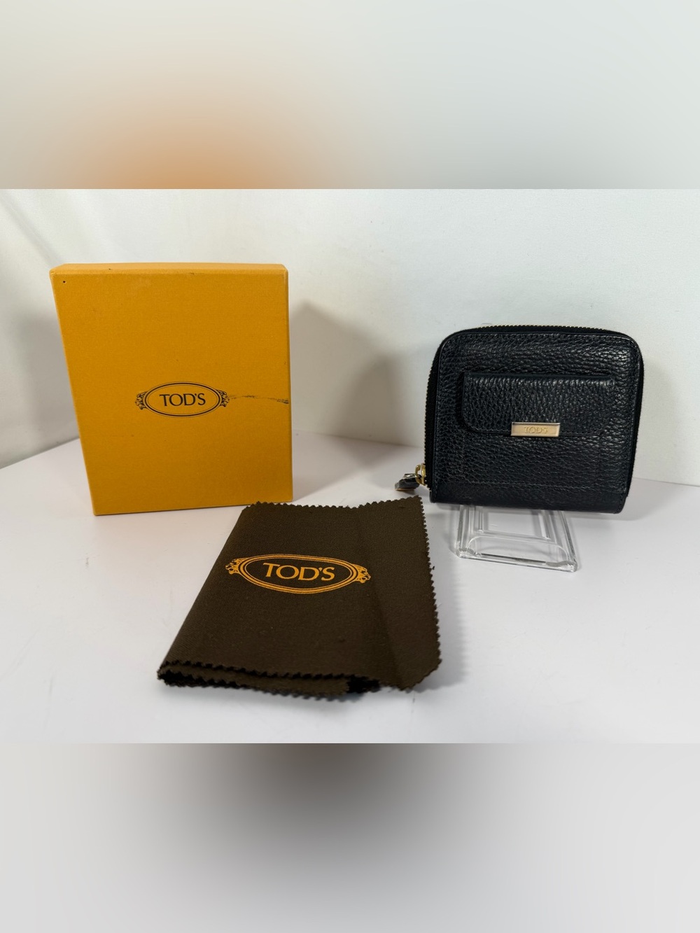 Tod’s Black Pebbled Leather Compact Wallet Gold Hardware Box & Cover